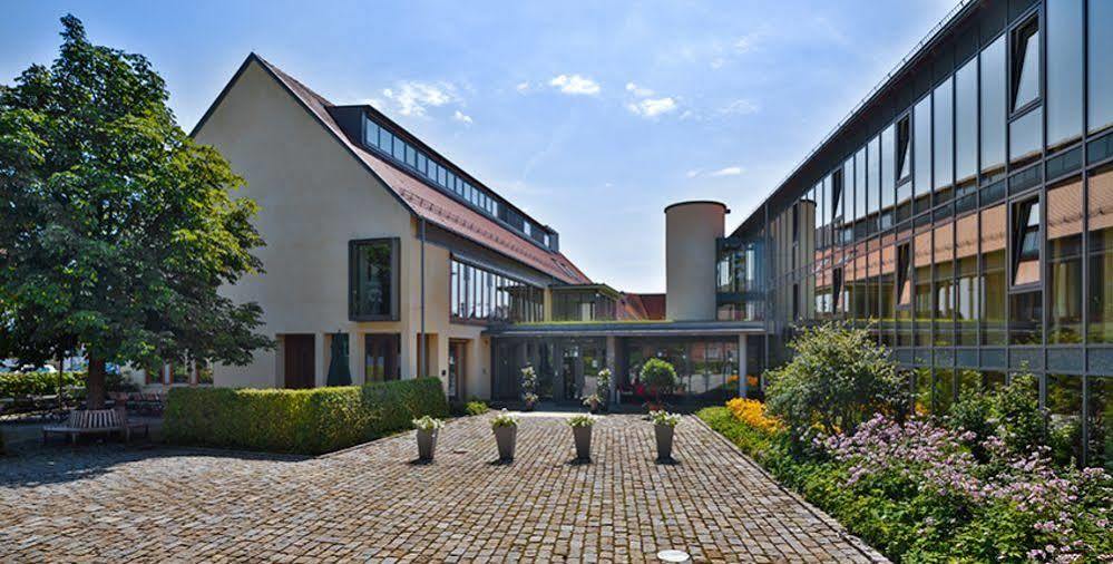 Hotel Oberschwaebischer Hof Schwendi エクステリア 写真