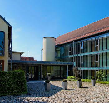 Hotel Oberschwaebischer Hof Schwendi エクステリア 写真